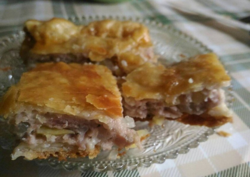 Осетинский пирог с творогом и зеленью