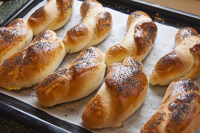 Сладкие булочки из дрожжевого