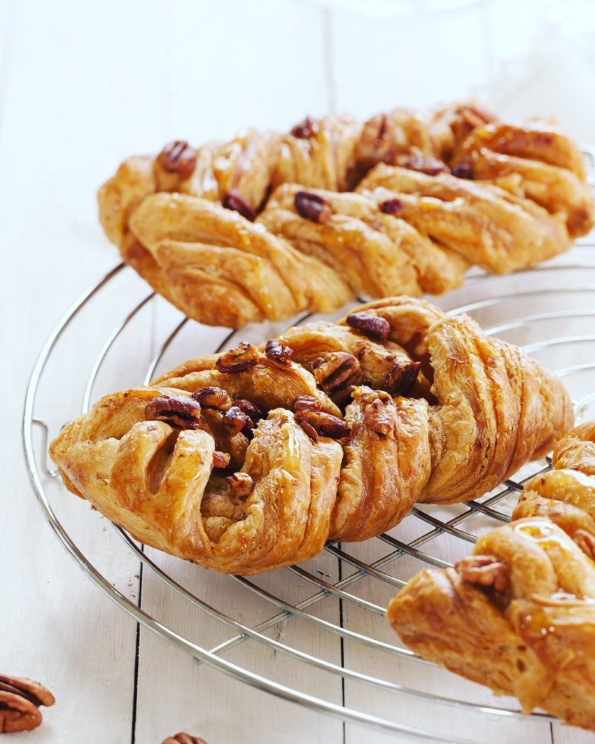 Украшение круассанов