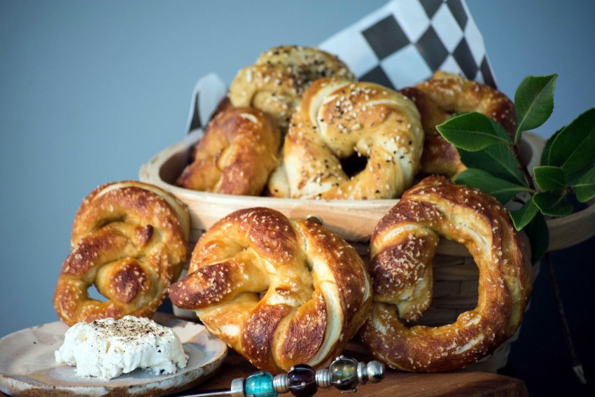 Булка для датского хот-дога с кунжутом 170мм 60гр