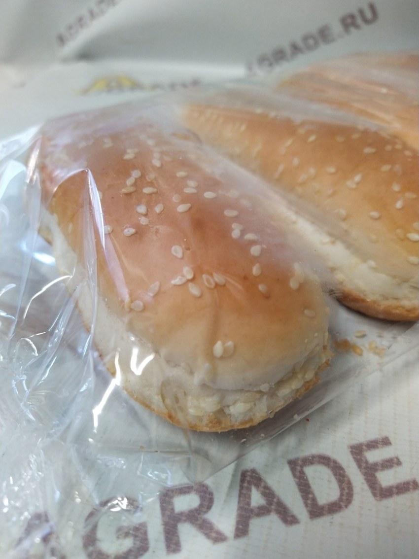 Булочка для датского хот-дога с кунжутом 160 мм (60 шт/уп.)