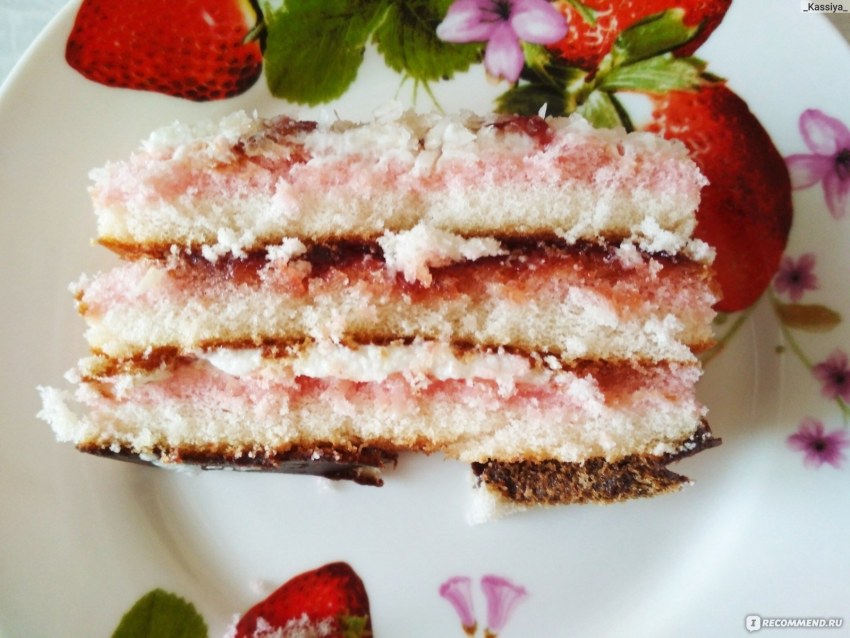 Вишневый бисквитный торт