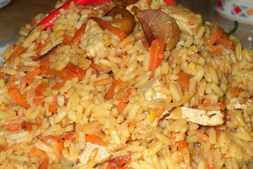 Диетический плов с курицей