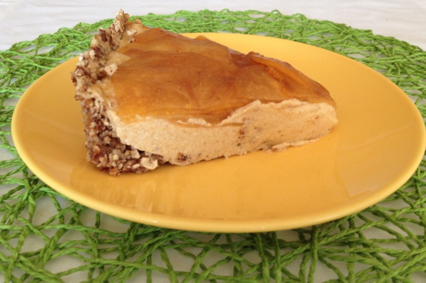 Торт с Золушкой и короной Ареаль
