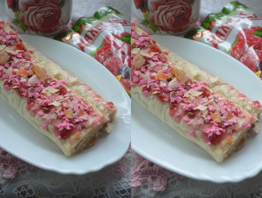 Слоеный рулет с творогом