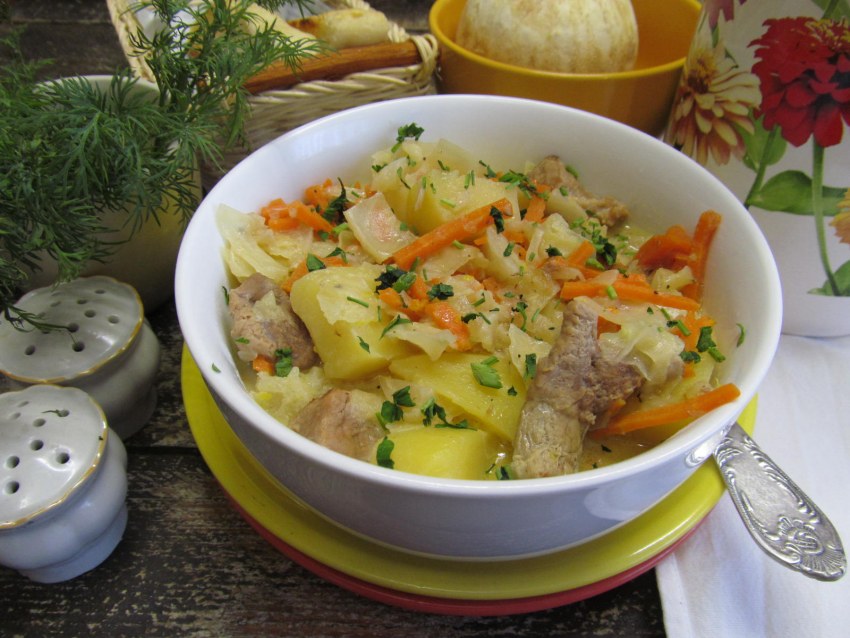 Морковь и лук пассеруют