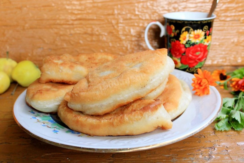 Пирожки жареные на сковороде