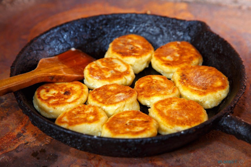 Вкусные творожники на сковороде
