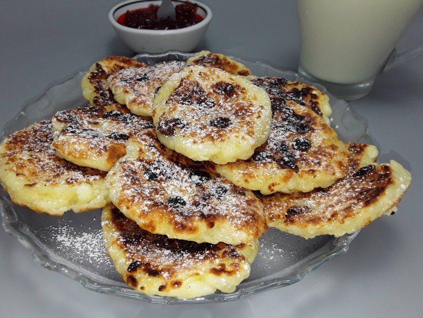 Оладьи с изюмом