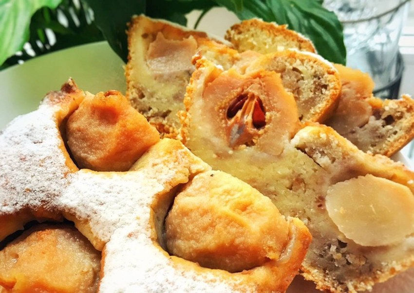 Кекс с грушами и орехами