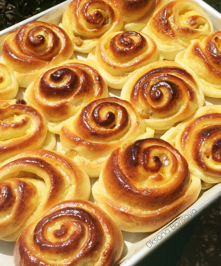 Булочки с изюмом
