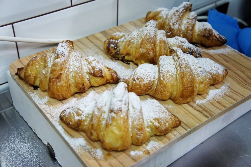 Круассан с фисташкой