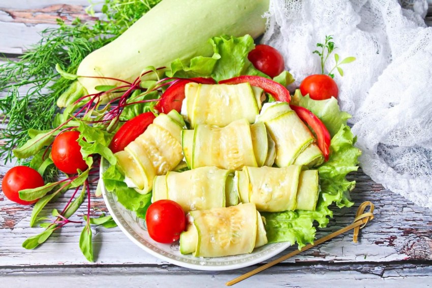 Кабачковый рулет с начинкой