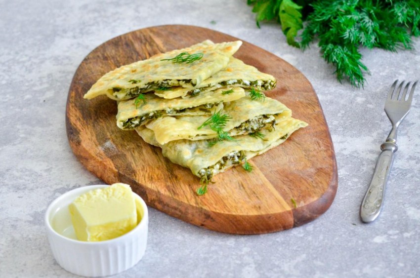 Сырные лепешки с зеленью