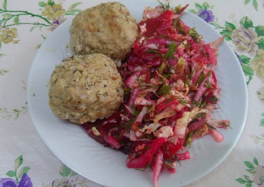 Фрикадельки с гречкой