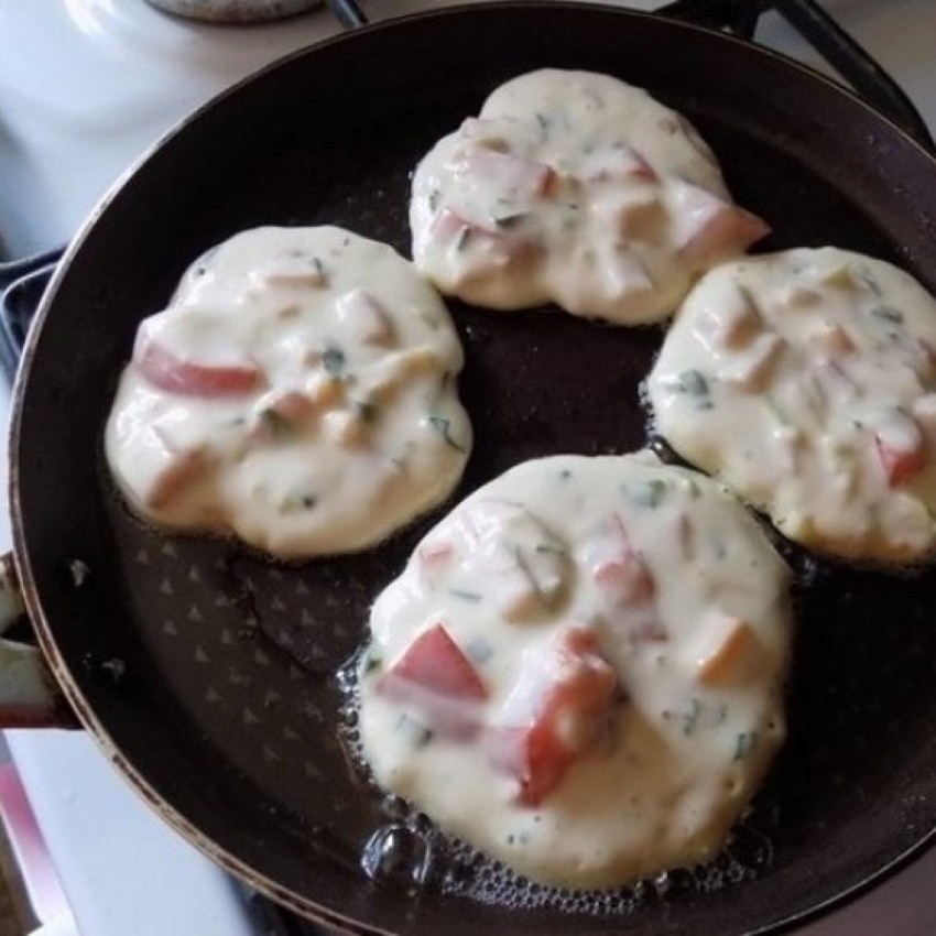 Завтрак-фурор: оладьи со вкусом пиццы