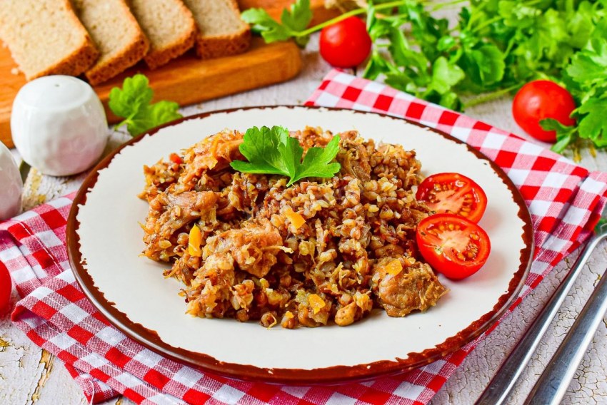 Гречневая каша с грибами и овощами