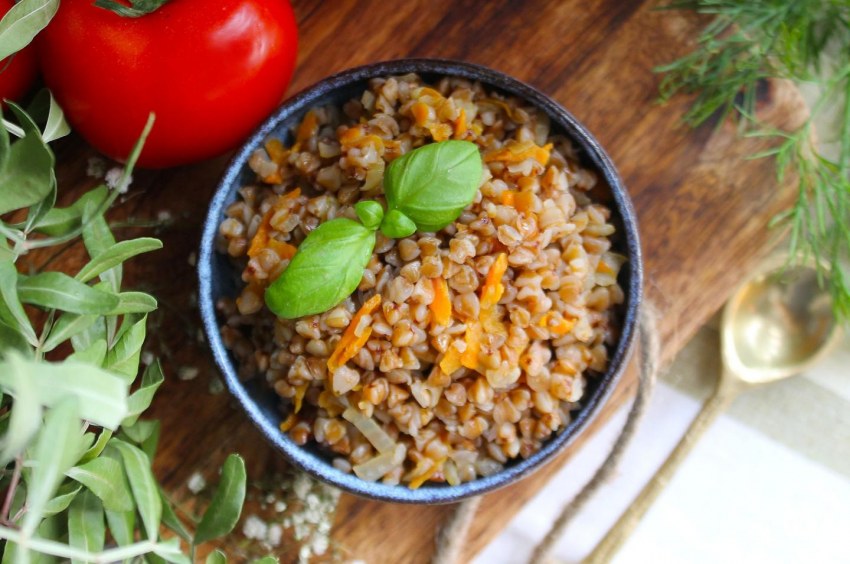 Гречка с курицей подливкой