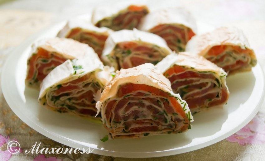 Рулет из лаваша с красной рыбой