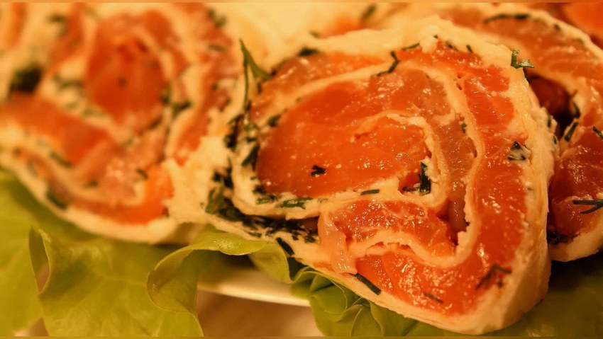 Рулетики из красной рыбы на праздничный стол