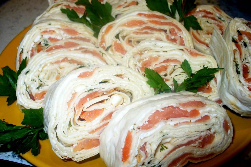Рулет с семгой в лаваше