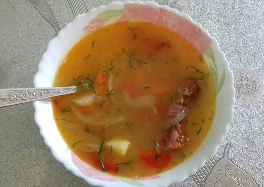 Суп гороховый с копченостями ребрышками