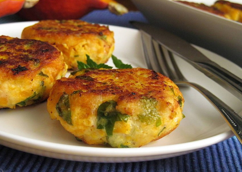 Куриные котлеты с кабачком в духовке