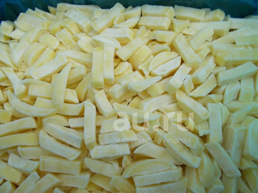 Сырой картофель брусочками