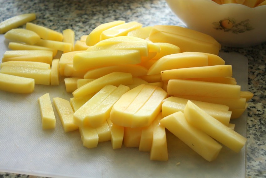 Жареная картошка брусочками