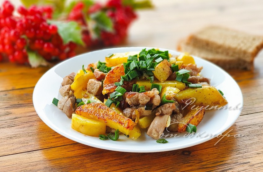 Тушёная картошка с курицей в мультиварке