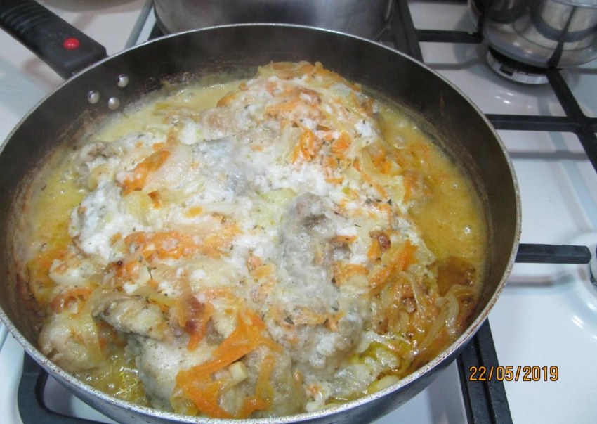 Минтай в сметане