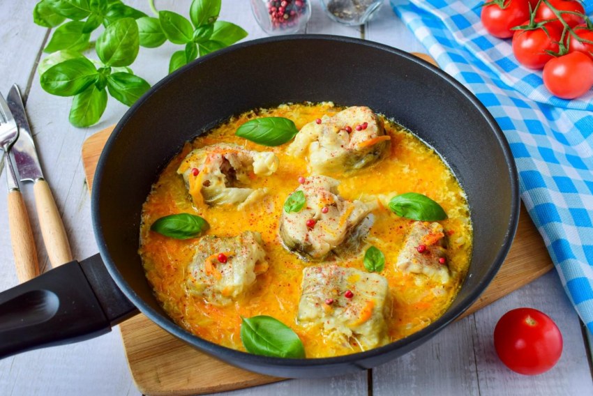 Рыба в сметанном соусе