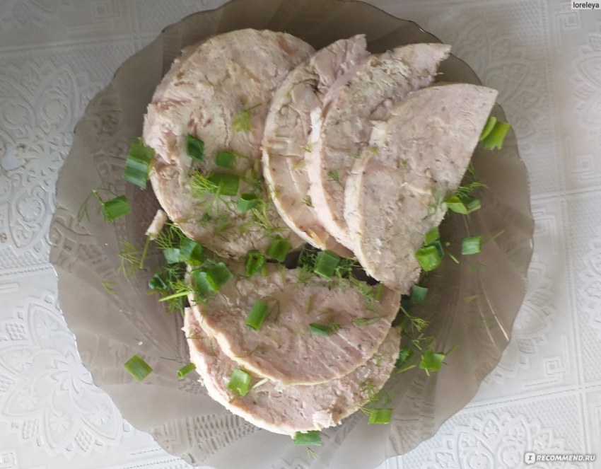 Ветчина с оливками в ветчиннице