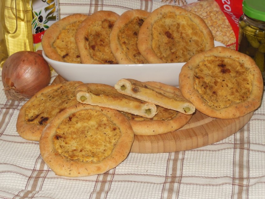 Постные пирожки с луком и