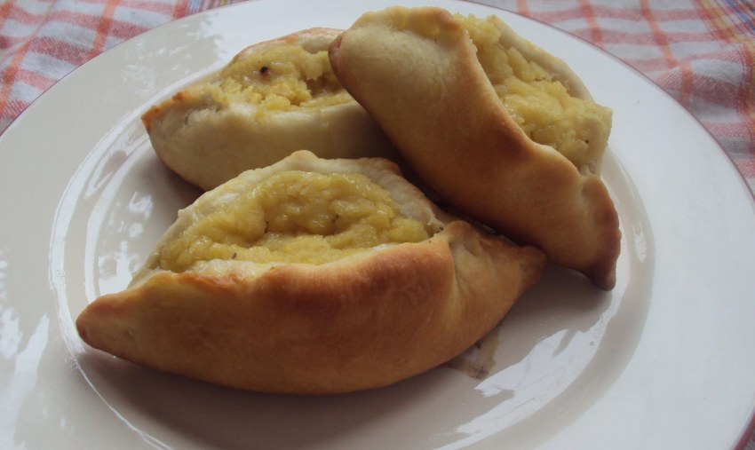 Пирожки с горохом в духовке