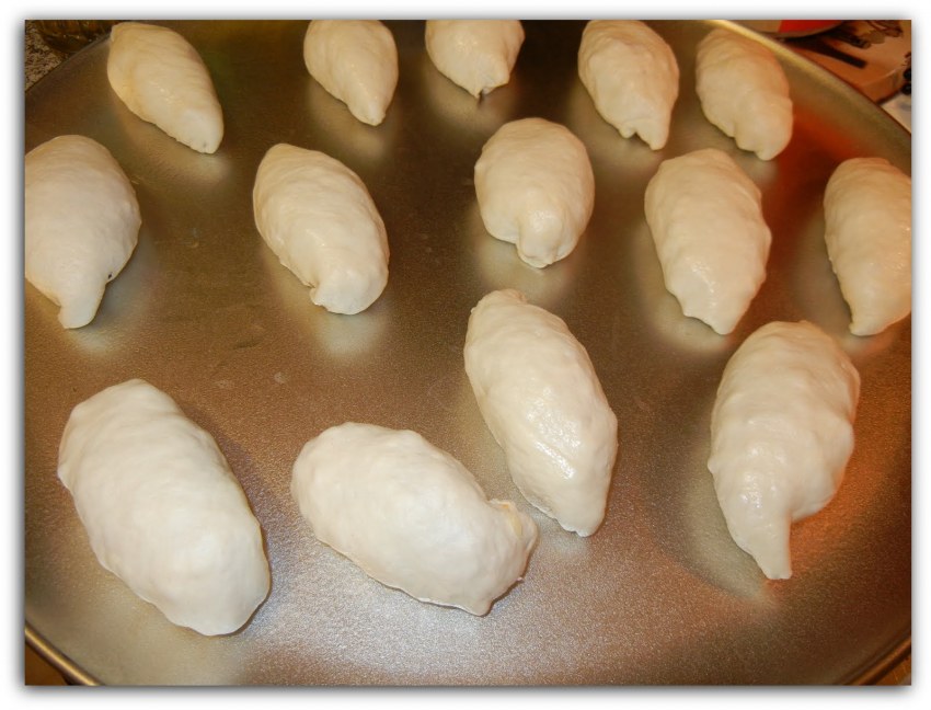 Булочки с начинкой в духовке