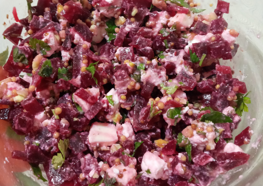 Салат неженка с ветчиной и огурцами