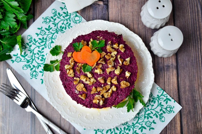 Салаты с курицей и буряком