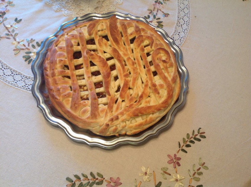 Пирог из творога с изюмом