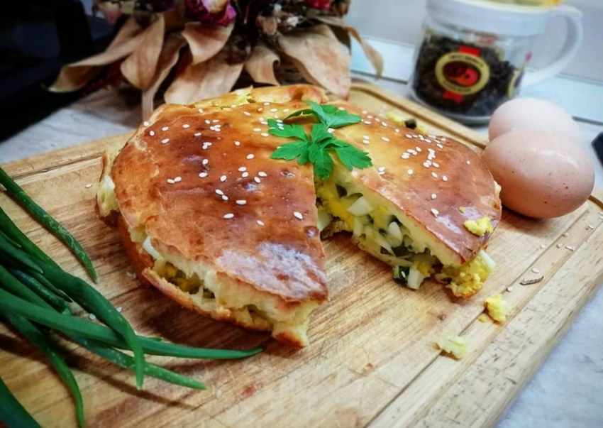 Пирог с зеленым луком и яйцом