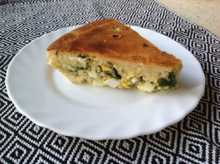 Пирог с яйцом и луком из ленты