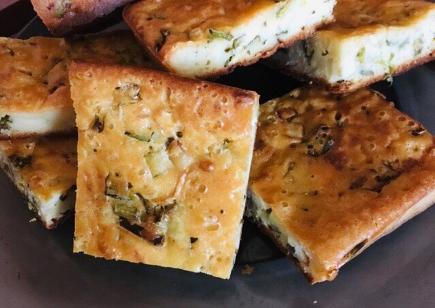 Пирог с зеленым луком и яйцом