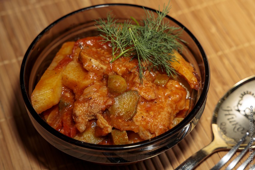 АЗУ по-татарски с солеными огурцами