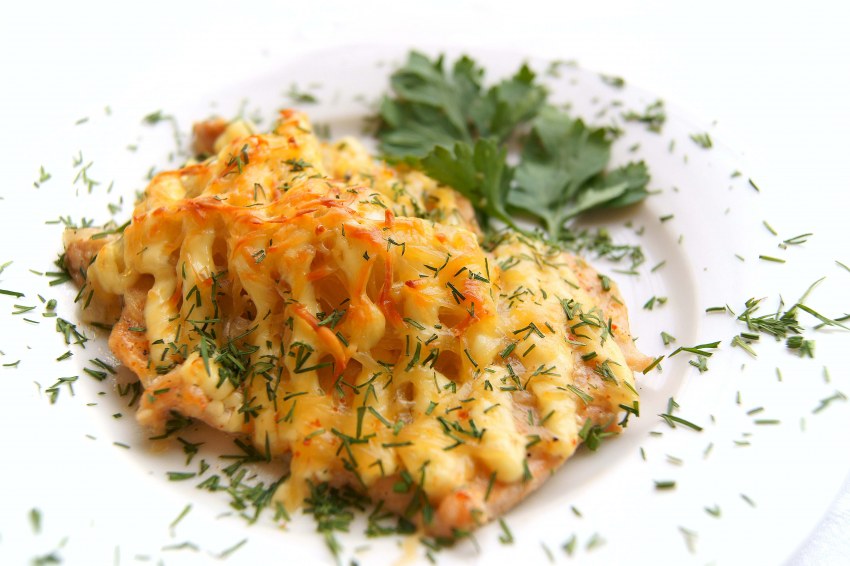 Рыба под овощами