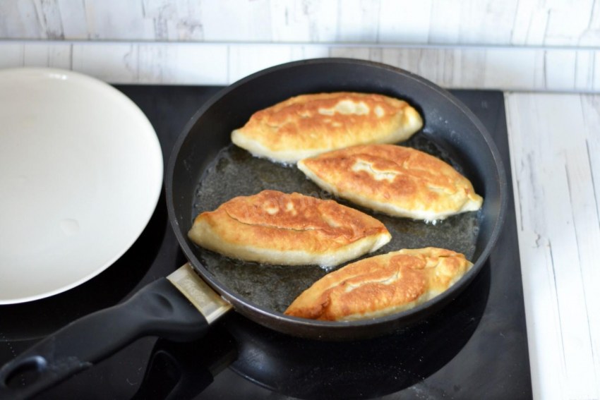 Пирожки с картошкой жареные