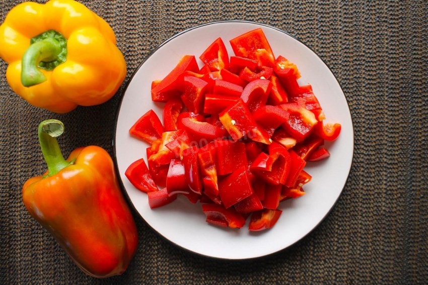 Перец фаршированный курицей