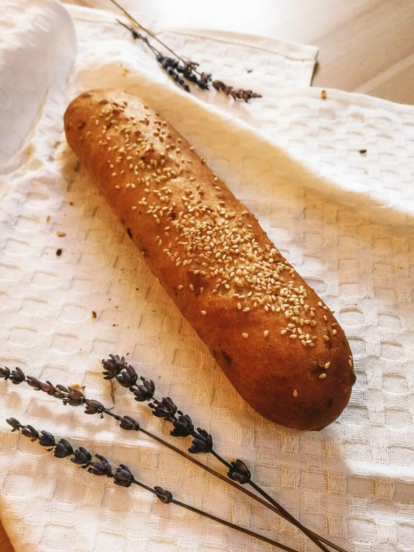 Багет с кунжутом