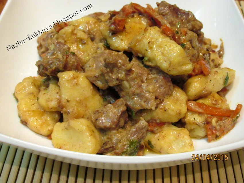 Жаркое с галушками и картофелем