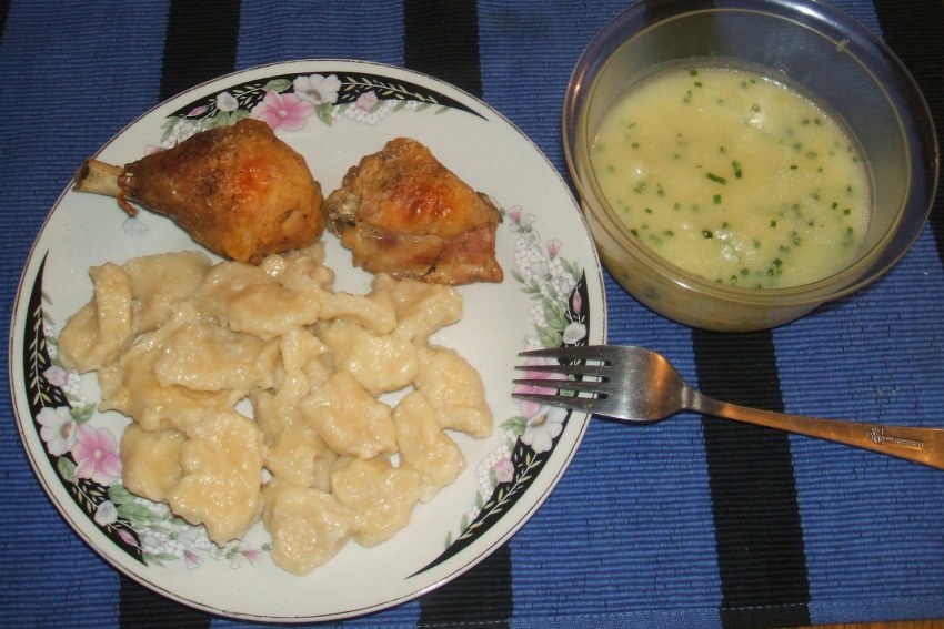 Галушки с чесночным соусом