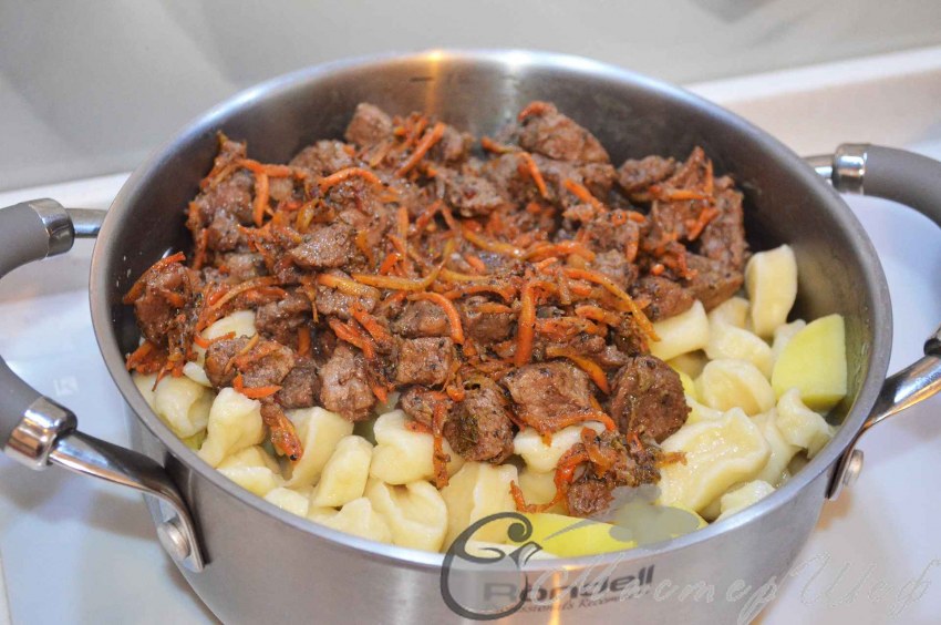 Картошка с мясом и галушками